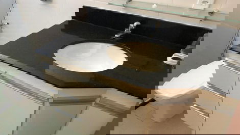 3 bedroom apartment with side sea view and 1 parking space