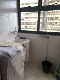 3 bedroom apartment with side sea view and 1 parking space