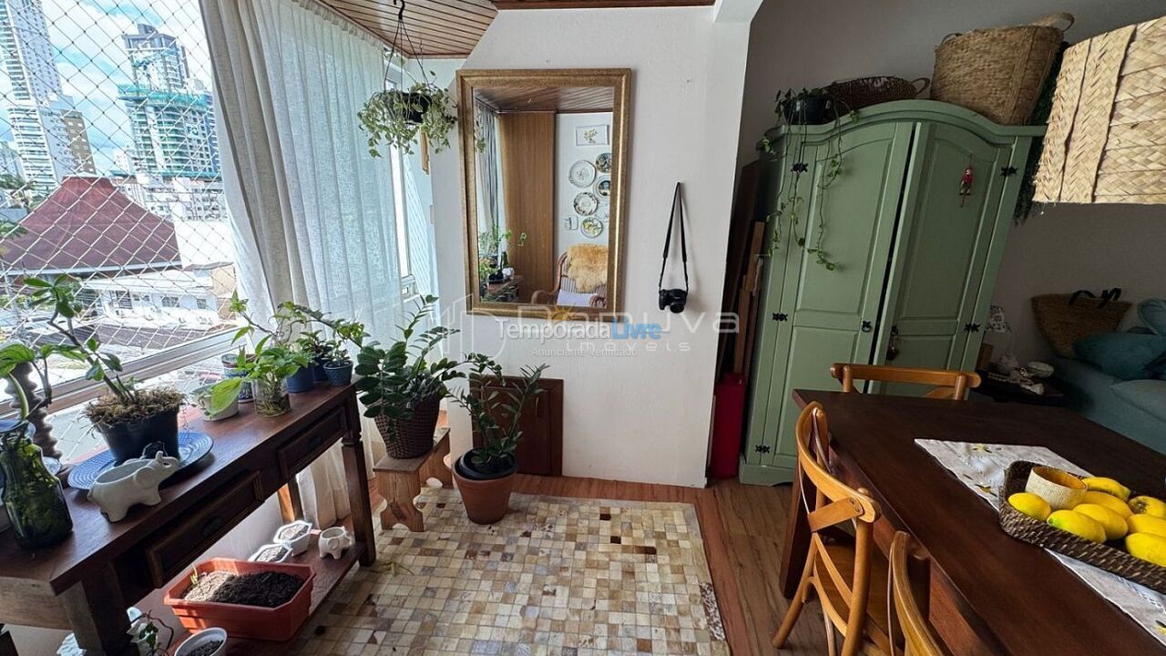 Apartamento para aluguel de temporada em Balneário Camboriú (Praia Central)