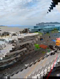 Oceanfront penthouse with 4 bedrooms, 2 of which are suites