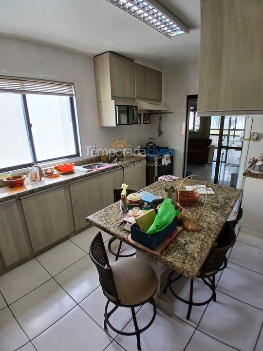 Apartment for vacation rental in Itapema (Meia Praia)