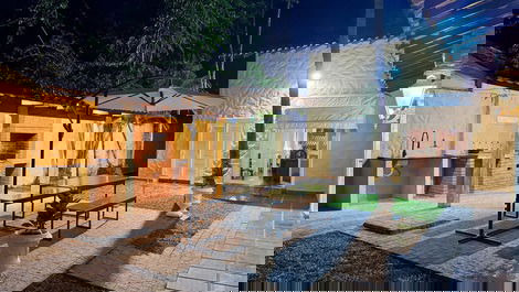 MANSIÓN DE 6 SUITES A 150 m DE LA PLAYA - SE ADMITEN MASCOTAS