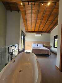 INCRÍVEL SOBRADO PRÓXIMO À BARRA DE IBIRAQUERA