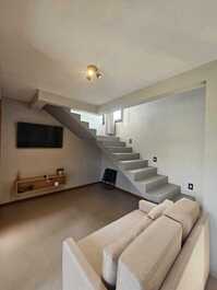 INCRÍVEL SOBRADO PRÓXIMO À BARRA DE IBIRAQUERA