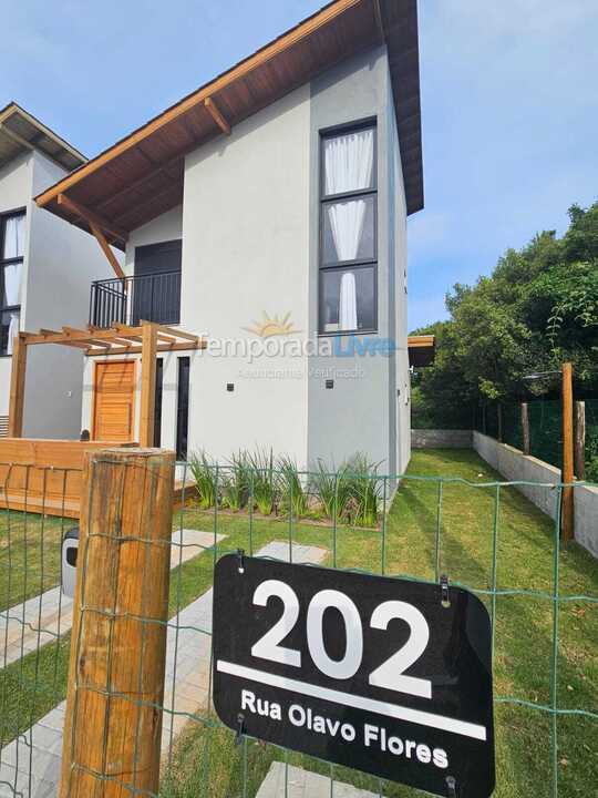 Casa para aluguel de temporada em Imbituba (Praia de Ibiraquera)