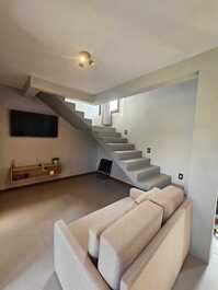 INCRÍVEL SOBRADO PRÓXIMO À BARRA DE IBIRAQUERA