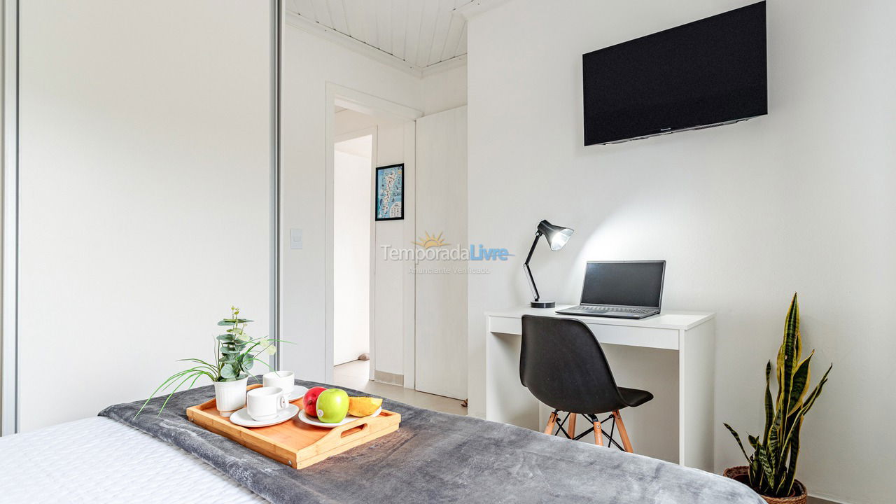 Casa para aluguel de temporada em Florianópolis (Praia Barra da Lagoa)