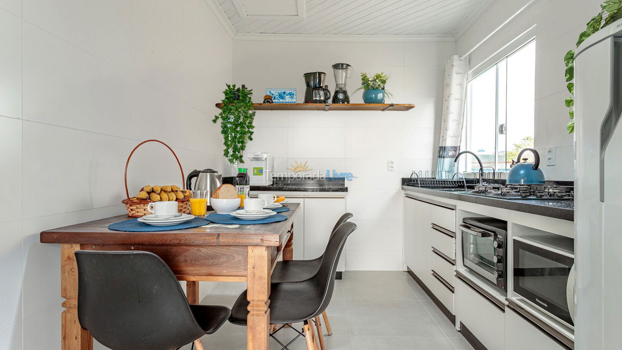 Casa para aluguel de temporada em Florianópolis (Praia Barra da Lagoa)