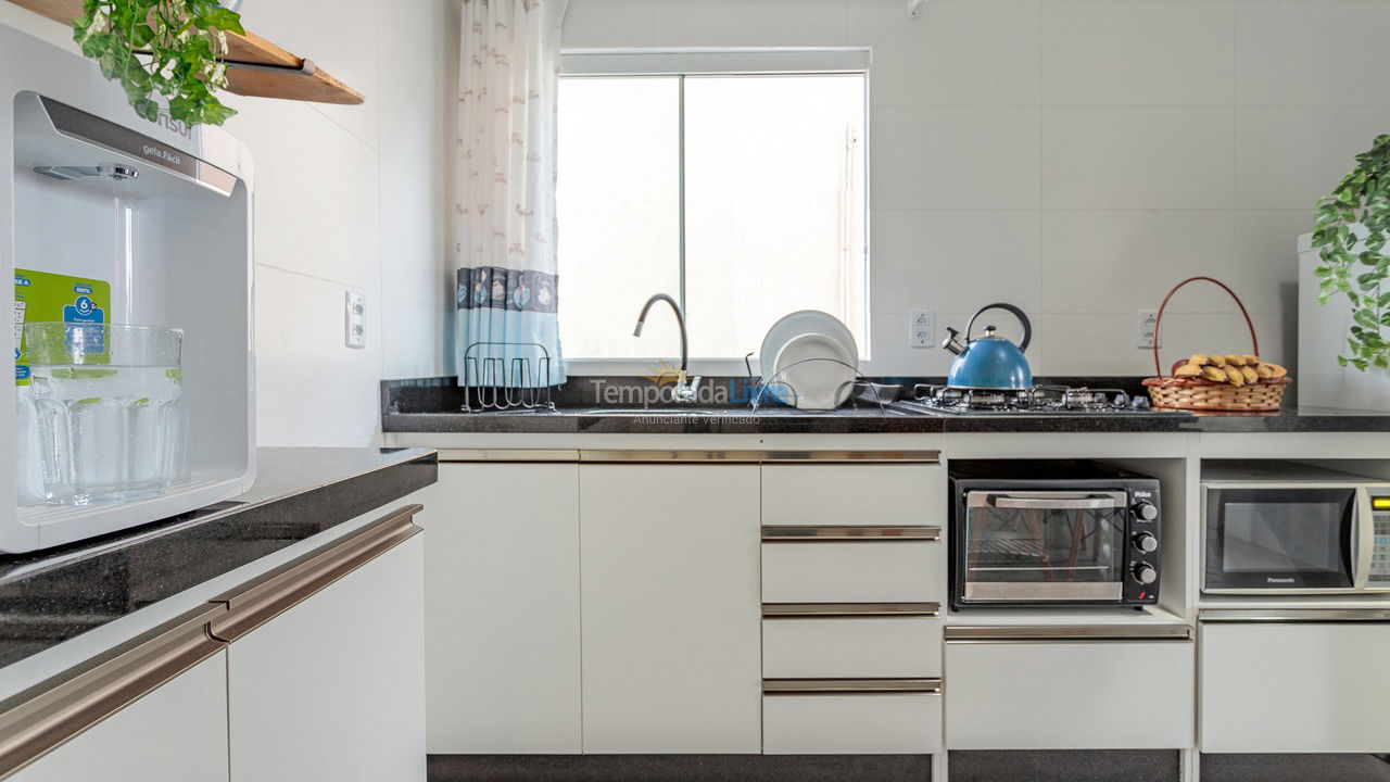 Casa para aluguel de temporada em Florianópolis (Praia Barra da Lagoa)