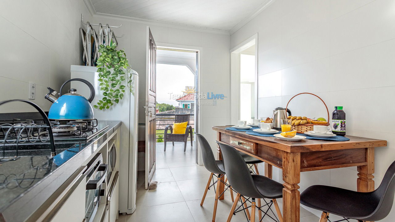 Casa para aluguel de temporada em Florianópolis (Praia Barra da Lagoa)