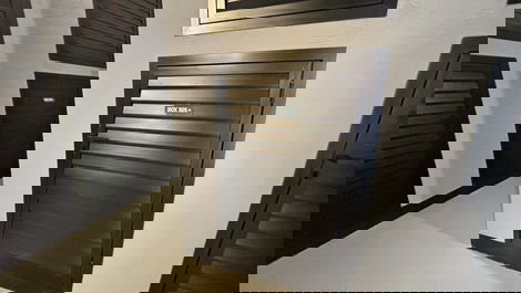 Apartamento alto padrão a 80m da para em Bombas