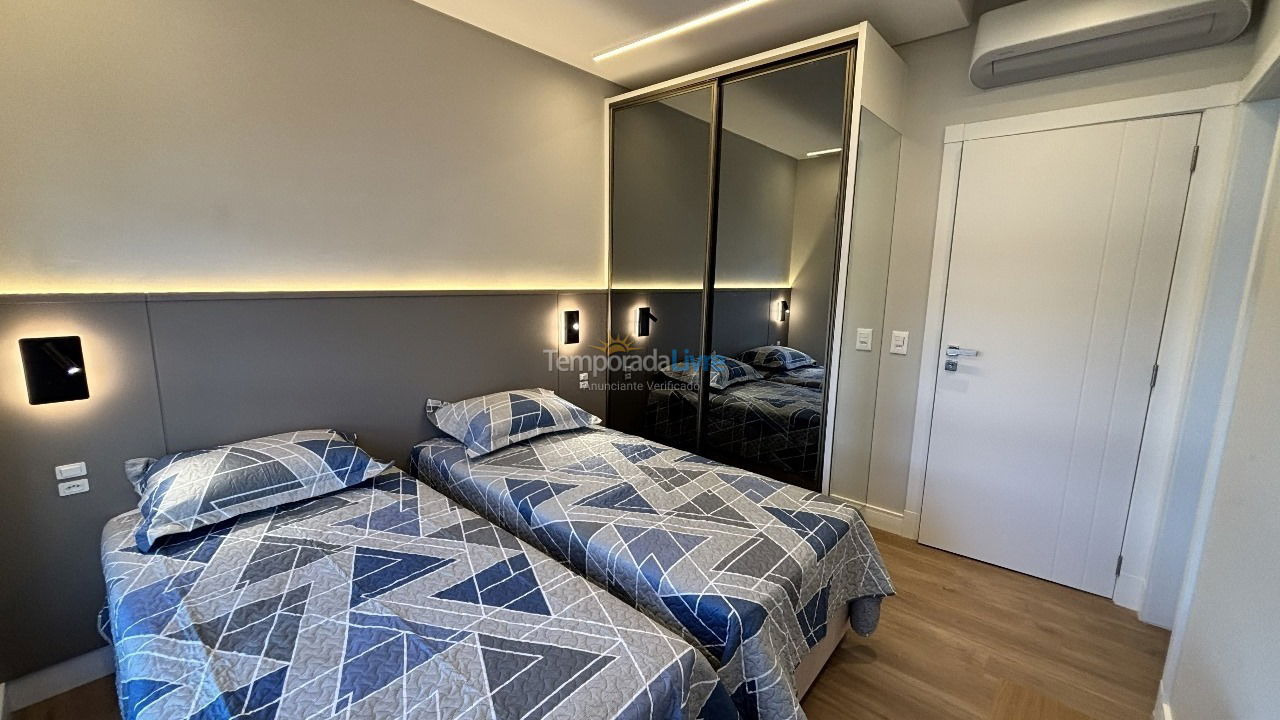 Apartamento para aluguel de temporada em Bombinhas (Bombas 115)