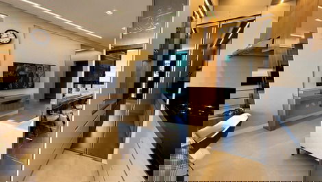 Apartamento alto padrão a 80m da para em Bombas