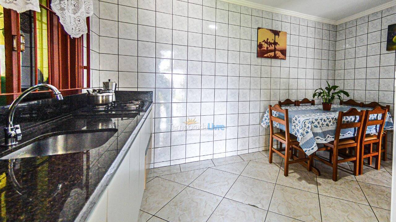 Casa para aluguel de temporada em Bombinhas (Bombinhas Centro)