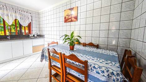 C003 - CASA COM 3 DORMITÓRIOS EM BOMBINHAS