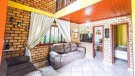 C003 - CASA COM 3 DORMITÓRIOS EM BOMBINHAS