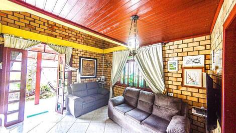 C003 - CASA COM 3 DORMITÓRIOS EM BOMBINHAS