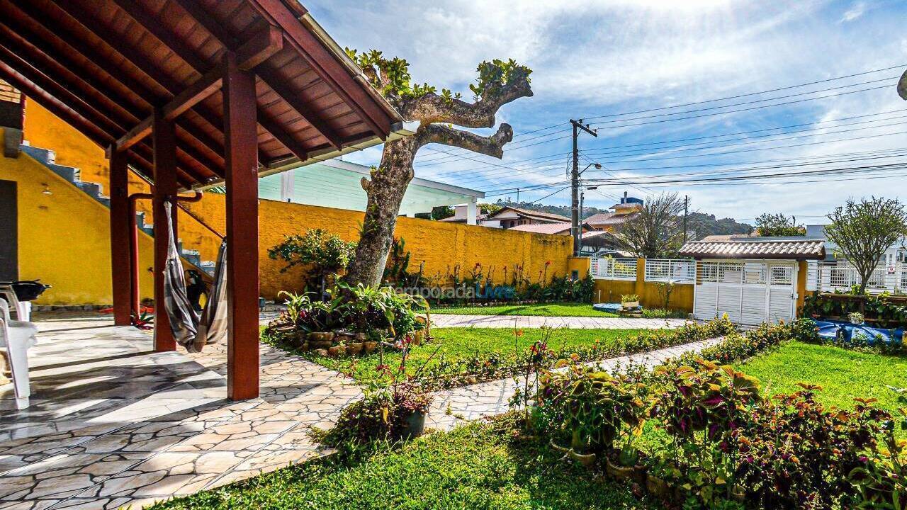 Casa para aluguel de temporada em Bombinhas (Bombinhas Centro)