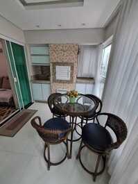 Great 2-bedroom apartment in Meia Praia.