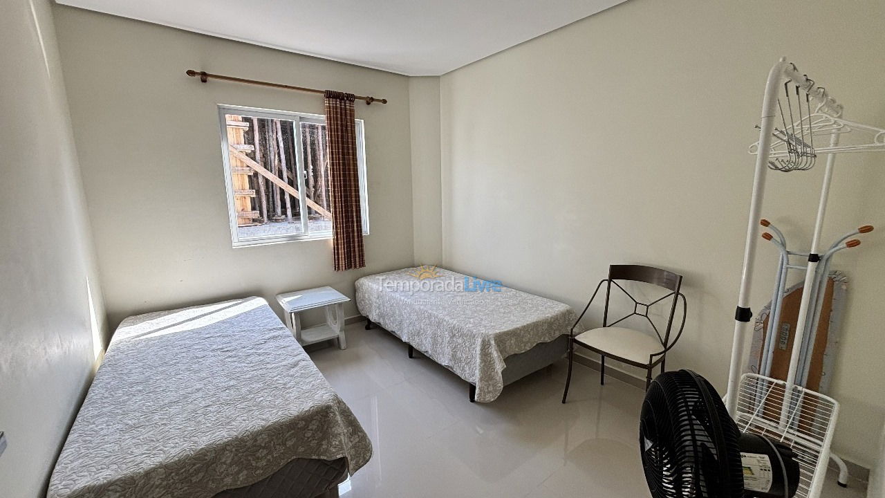 Casa para aluguel de temporada em Bombinhas (Praia de Bombas)