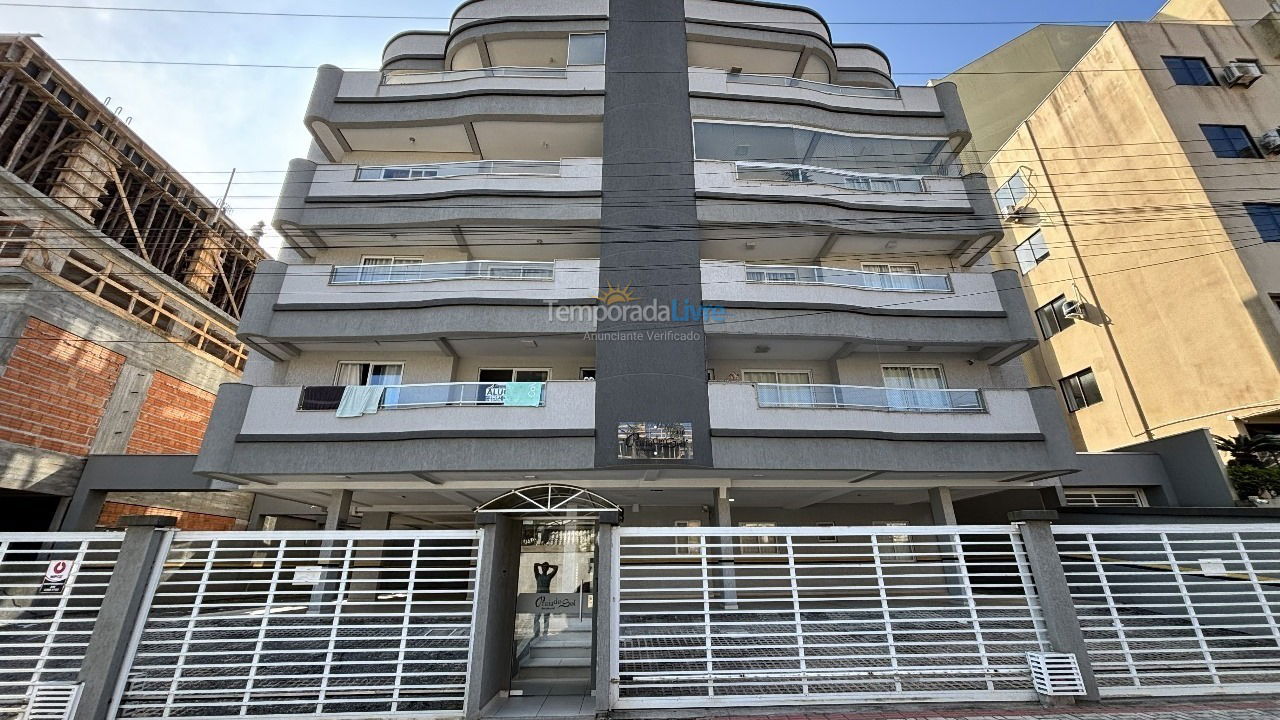Casa para aluguel de temporada em Bombinhas (Praia de Bombas)