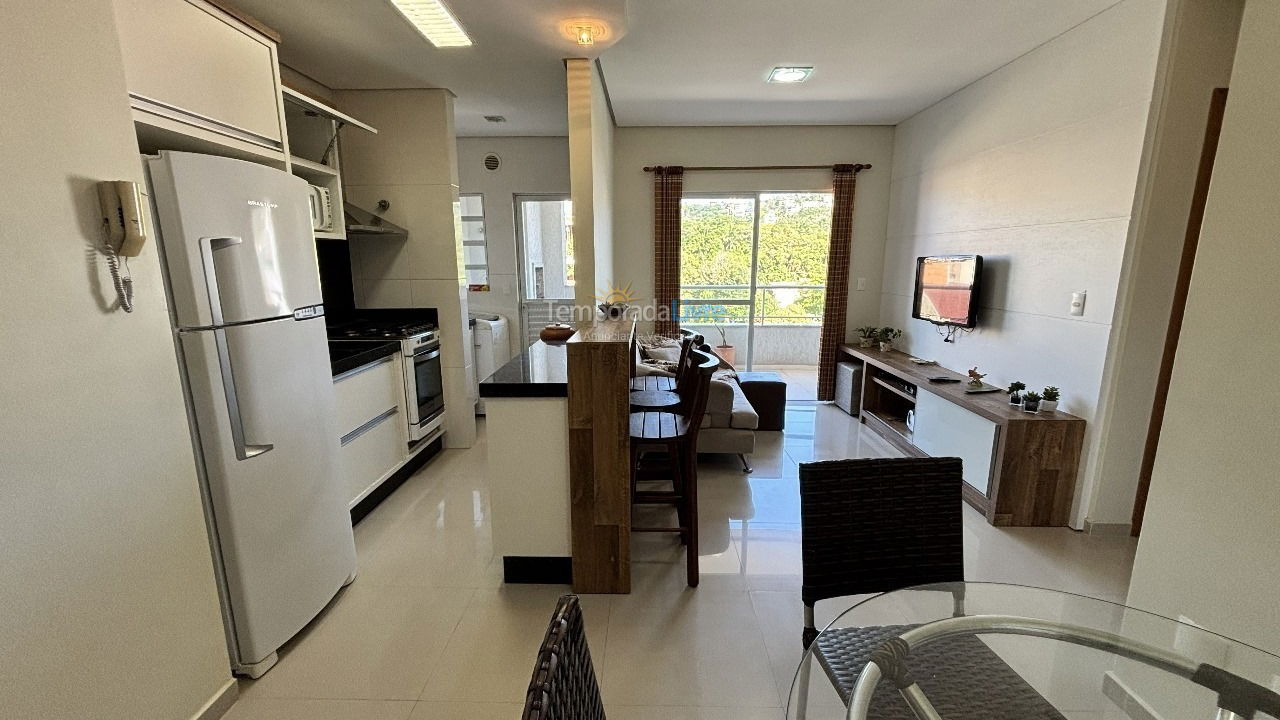 Casa para aluguel de temporada em Bombinhas (Praia de Bombas)