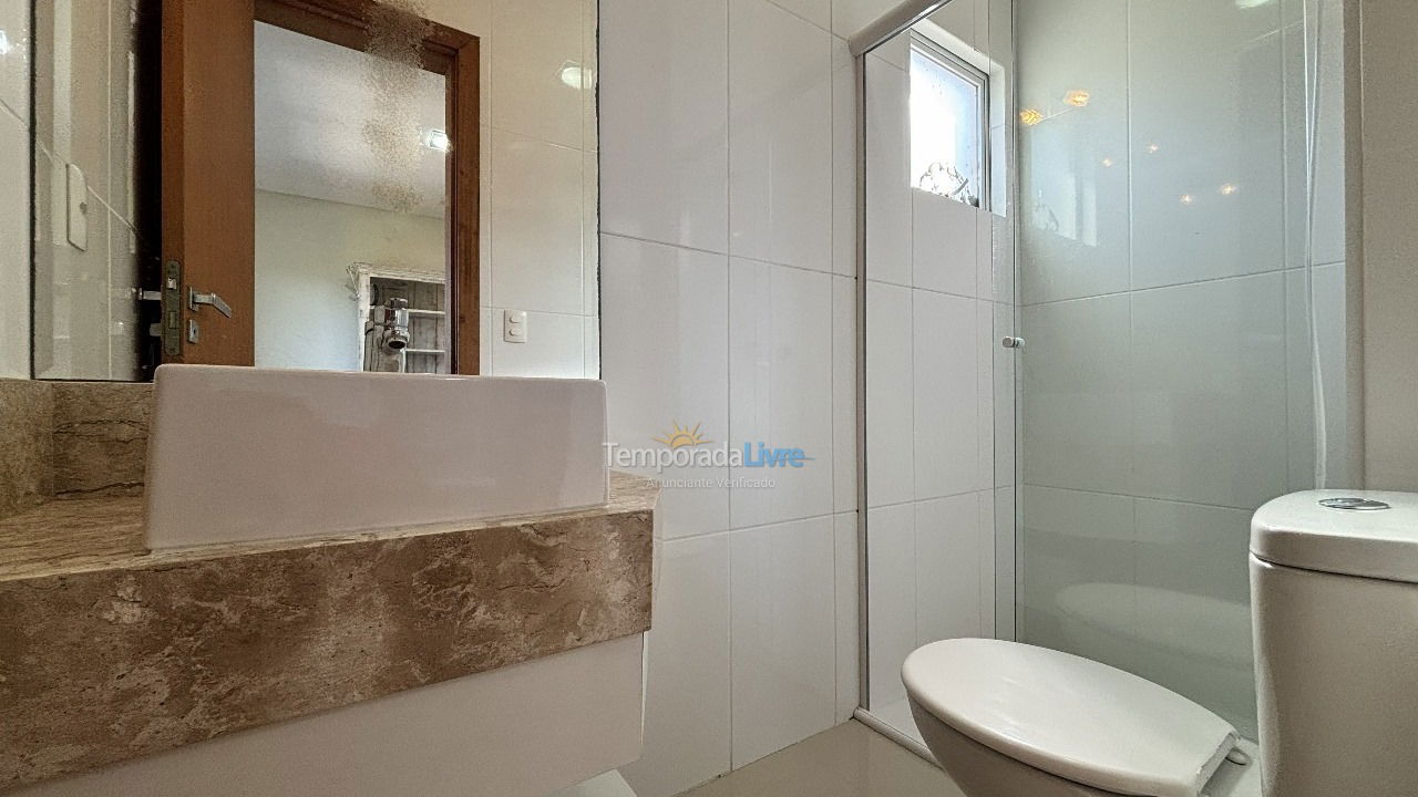 Casa para aluguel de temporada em Bombinhas (Praia de Bombas)