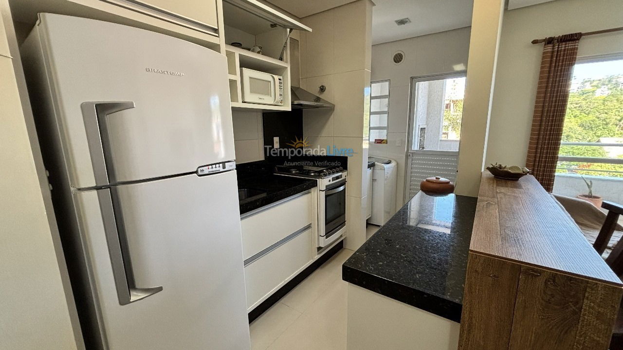 Casa para aluguel de temporada em Bombinhas (Praia de Bombas)