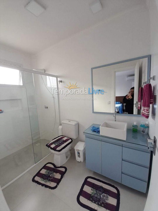 Casa para aluguel de temporada em Itapema (Perequê)