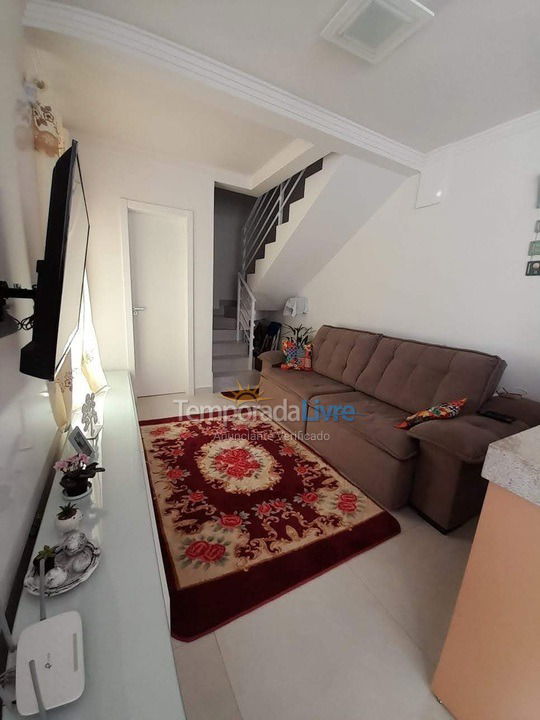 Casa para aluguel de temporada em Itapema (Perequê)