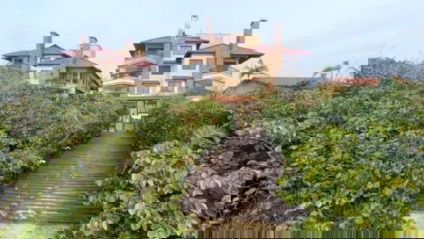 Apartment with private beach access