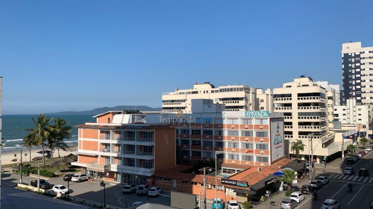 Apartamento para aluguel de temporada em Itapema (Meia Praia)