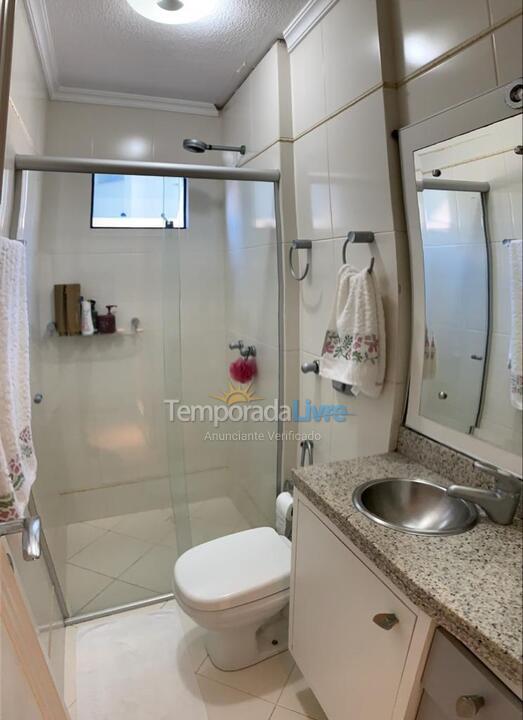Apartamento para aluguel de temporada em Itapema (Meia Praia)