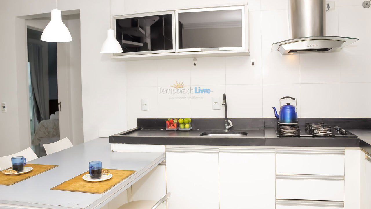 Apartamento para aluguel de temporada em Bombinhas (Praia de Quatro Ilhas)