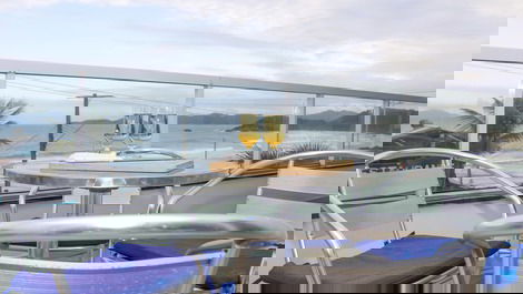 Apartamento de 3 dormitórios de frente para a Praia de Quatro Ilhas