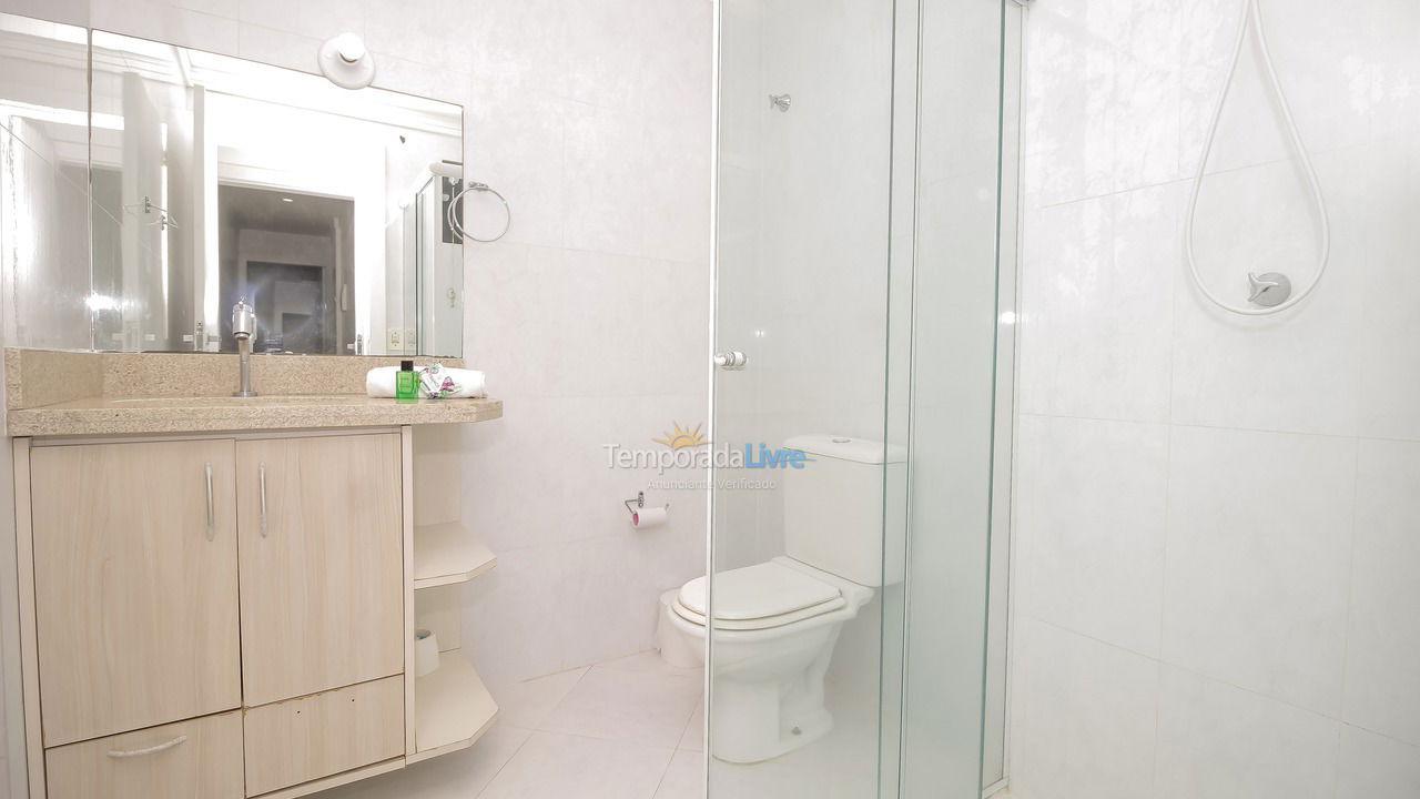 Apartamento para aluguel de temporada em Bombinhas (Praia de Quatro Ilhas)