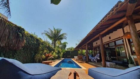 House for 12 people, 50m from Itamambuca beach.