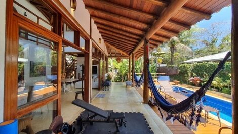 House for 12 people, 50m from Itamambuca beach.