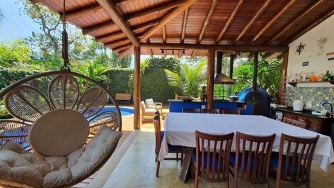 House for 12 people, 50m from Itamambuca beach.