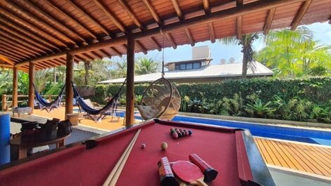 House for 12 people, 50m from Itamambuca beach.