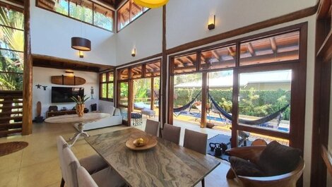 House for 12 people, 50m from Itamambuca beach.