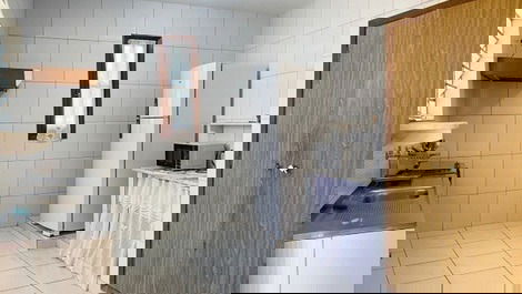 Small house/outbuilding for 20 people, 5 bedrooms, air conditioning and Wi-Fi, 300 meters from Maranduba Beach.