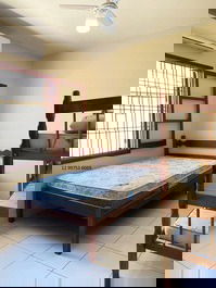 Small house/outbuilding for 20 people, 5 bedrooms, air conditioning and Wi-Fi, 300 meters from Maranduba Beach.