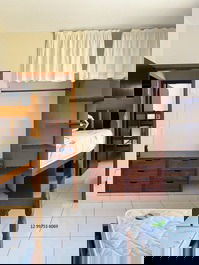 Small house/outbuilding for 20 people, 5 bedrooms, air conditioning and Wi-Fi, 300 meters from Maranduba Beach.