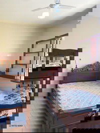 Small house/outbuilding for 20 people, 5 bedrooms, air conditioning and Wi-Fi, 300 meters from Maranduba Beach.