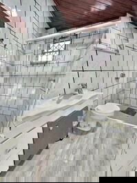 4 habitaciones, una de ellas suite.