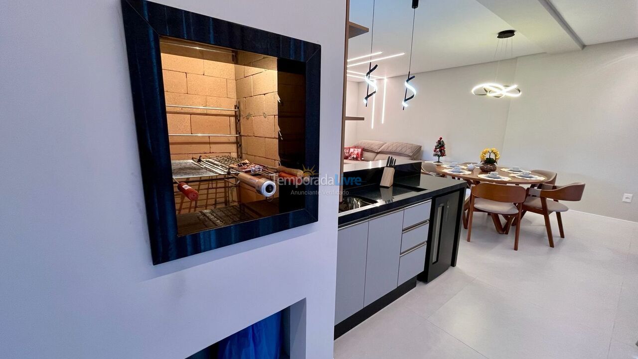 Apartamento para aluguel de temporada em Porto Belo (Perequê)