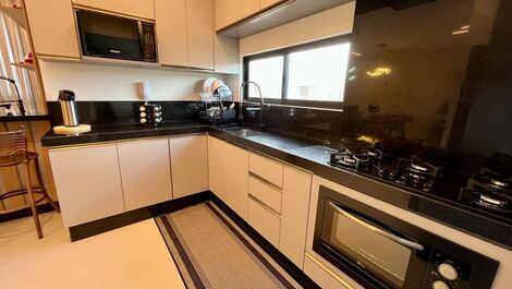 Belíssimo apartamento com 3 suítes no Perequê - Porto Belo