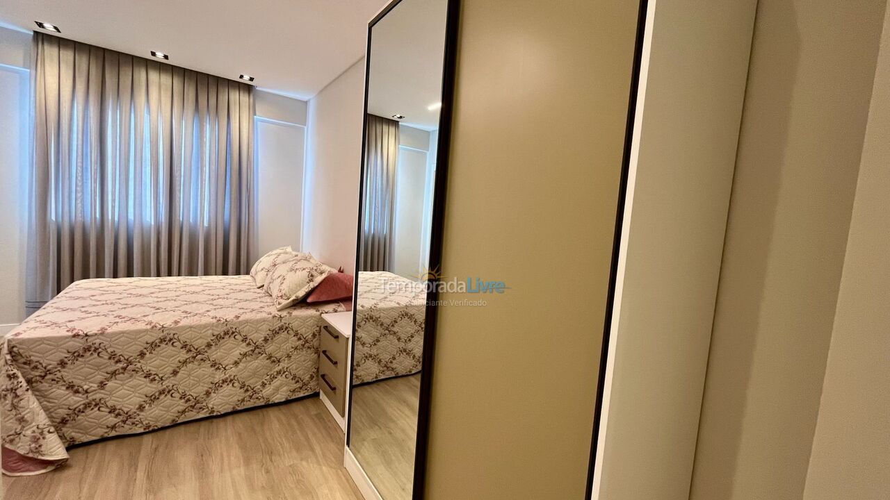 Apartamento para aluguel de temporada em Porto Belo (Perequê)