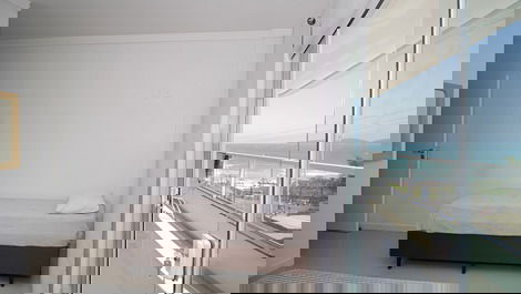 SIDE SUITABLE FOR A SEA VIEW ON THE FOUR-SEA BEACH - EXCLUSIVE